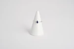 Anello Kai in oro bianco 18kt rodiato con zaffiro blu taglio goccia e gambo a mezza fede, Monica Candido Gioielli Milano miniatura 1