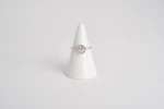 Anello Oasi in oro rosa 18kt con acquamarina taglio brillante e incisione a bulino con motivo a palme, Monica Candido Gioielli Milano miniatura 1