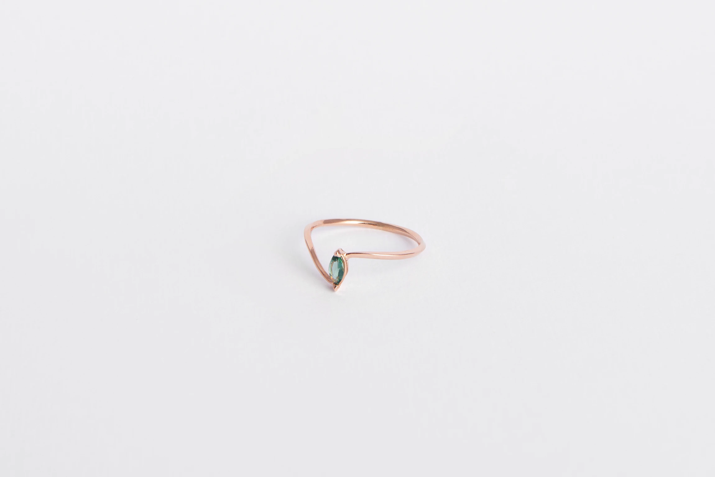 Anello Rendez-Vous in oro rosa 18kt con tormalina verde muschio taglio marquise, Monica Candido Gioielli Milano - 3