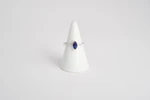 Anello Veliero in oro 18kt con zaffiro blu taglio navette e incisione artigianale a bulino, Monica Candido Gioielli Milano miniatura 1