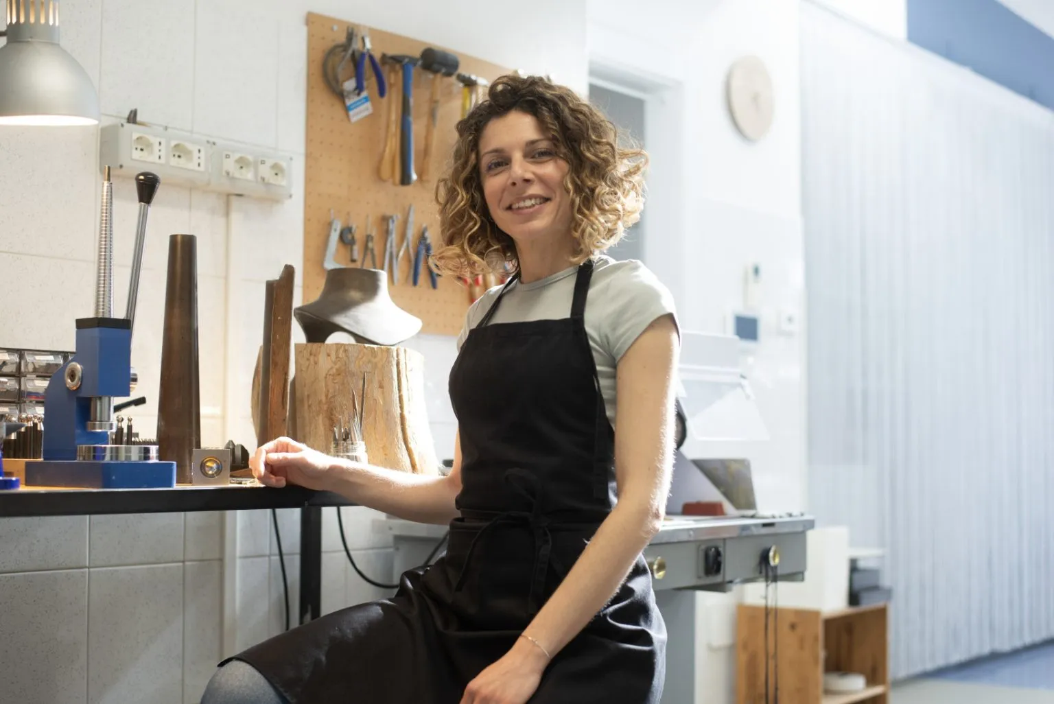 Monica Candido nel suo atelier