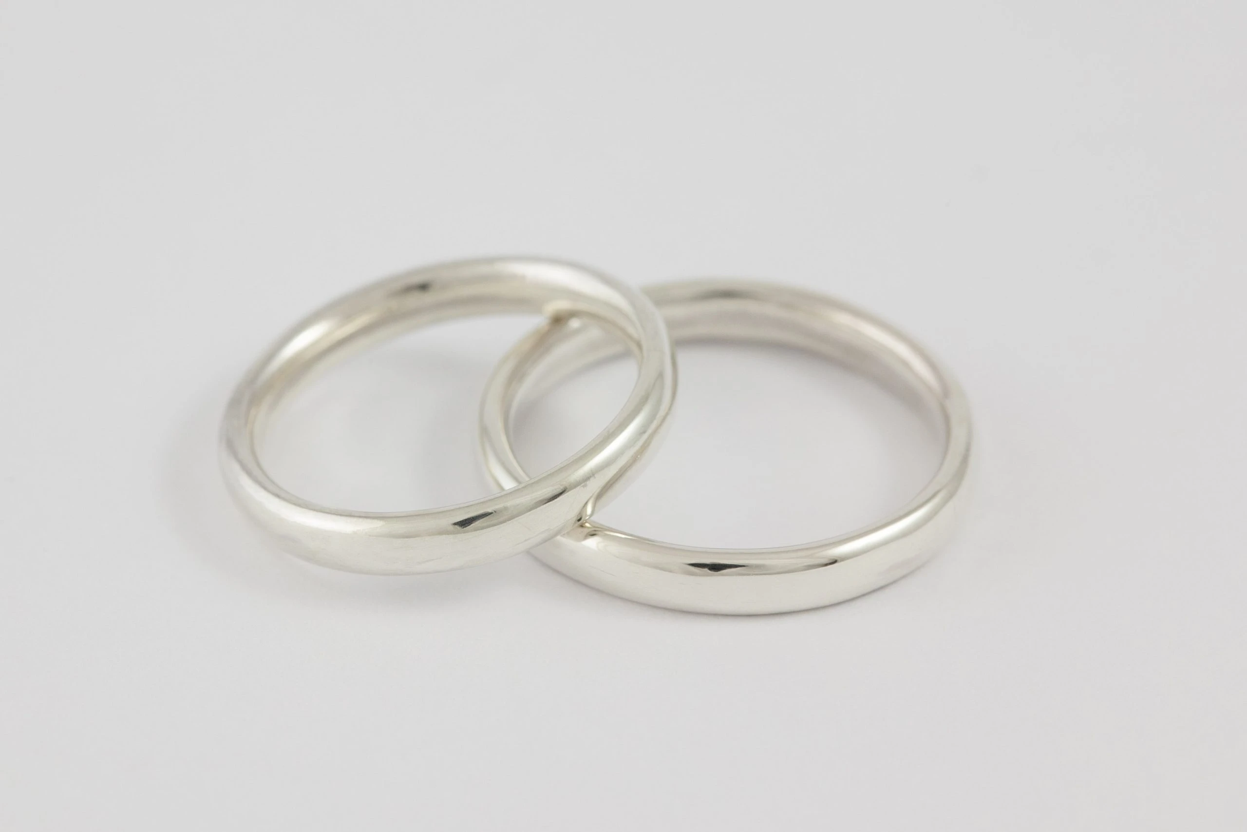 Fedi nuziali comode comfort fit artigianali in oro 18kt, Monica Candido Gioielli Milano - 8