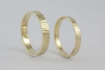Fedi nuziali fascetta martellata artigianali in oro 18kt con superficie martellata a mano, Monica Candido Gioielli Milano miniatura 3