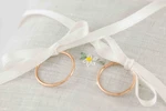 Fedi nuziali a filo artigianali in oro 18kt, sottili e raffinate, Monica Candido Gioielli Milano miniatura 10