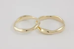 Fedi nuziali fluide artigianali in oro 18kt con design organico, Monica Candido Gioielli Milano miniatura 5